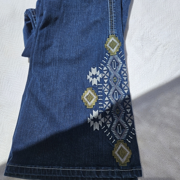Cinch Women's Blue Boot Cut Jeans with Patterned Detail - Picture 5 of 5
